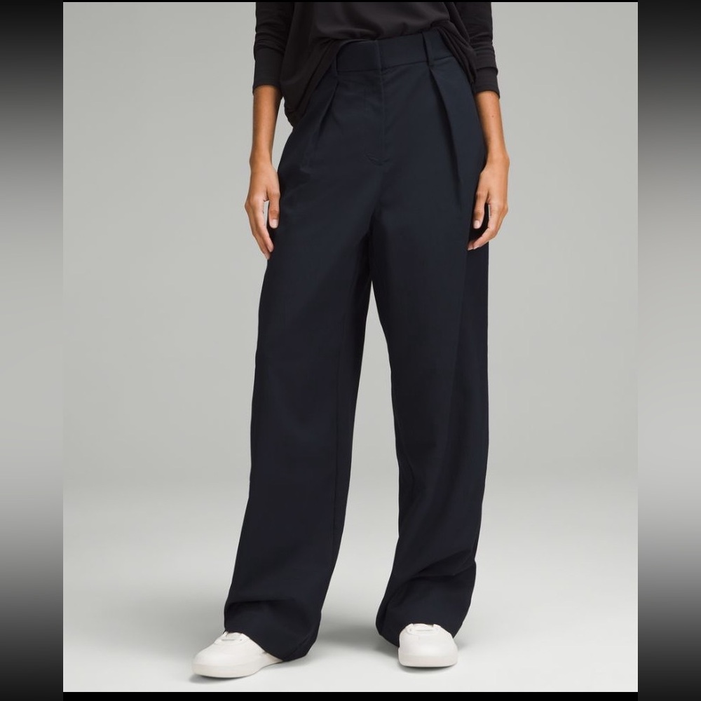 lululemon athletica Pleat-Front High- Rise Trouser size 6 - Picture 2 of 10